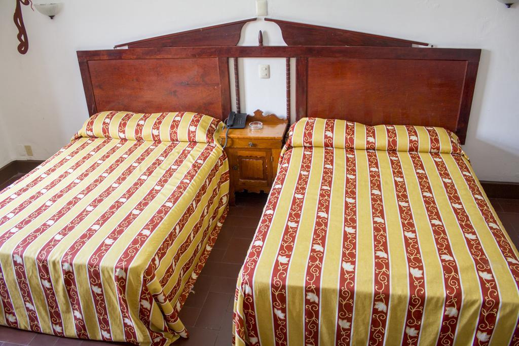 Hotel Colonial Manzanillo Luaran gambar