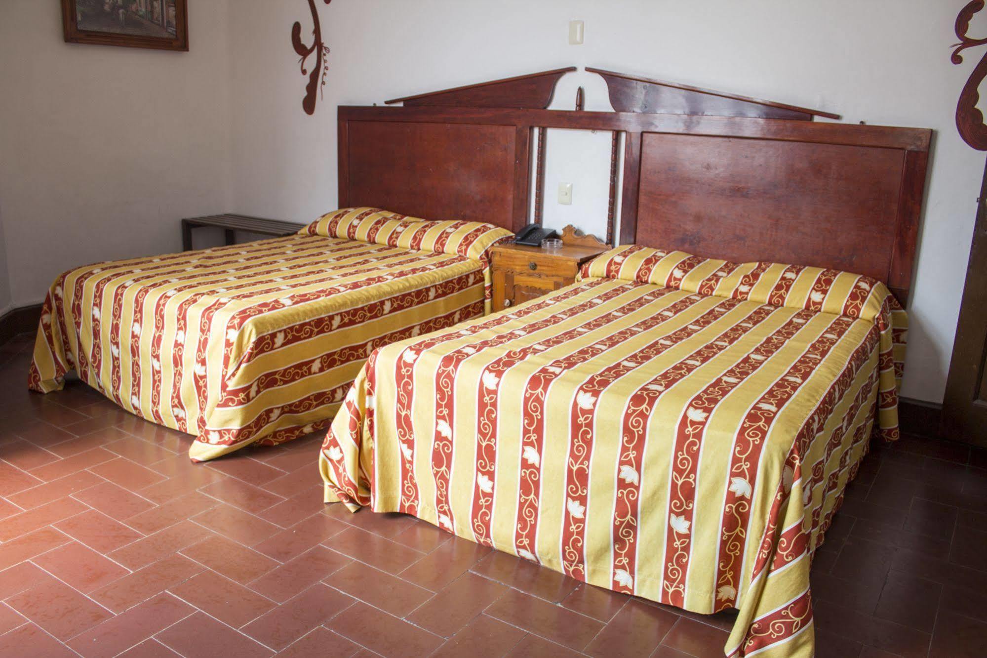 Hotel Colonial Manzanillo Luaran gambar